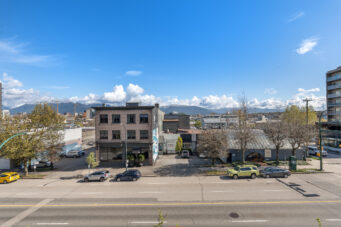 #417 - 256 E. 2nd Avenue