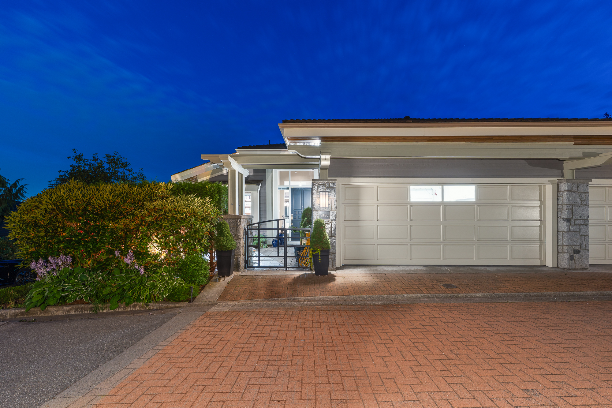 2456 Carr Lane