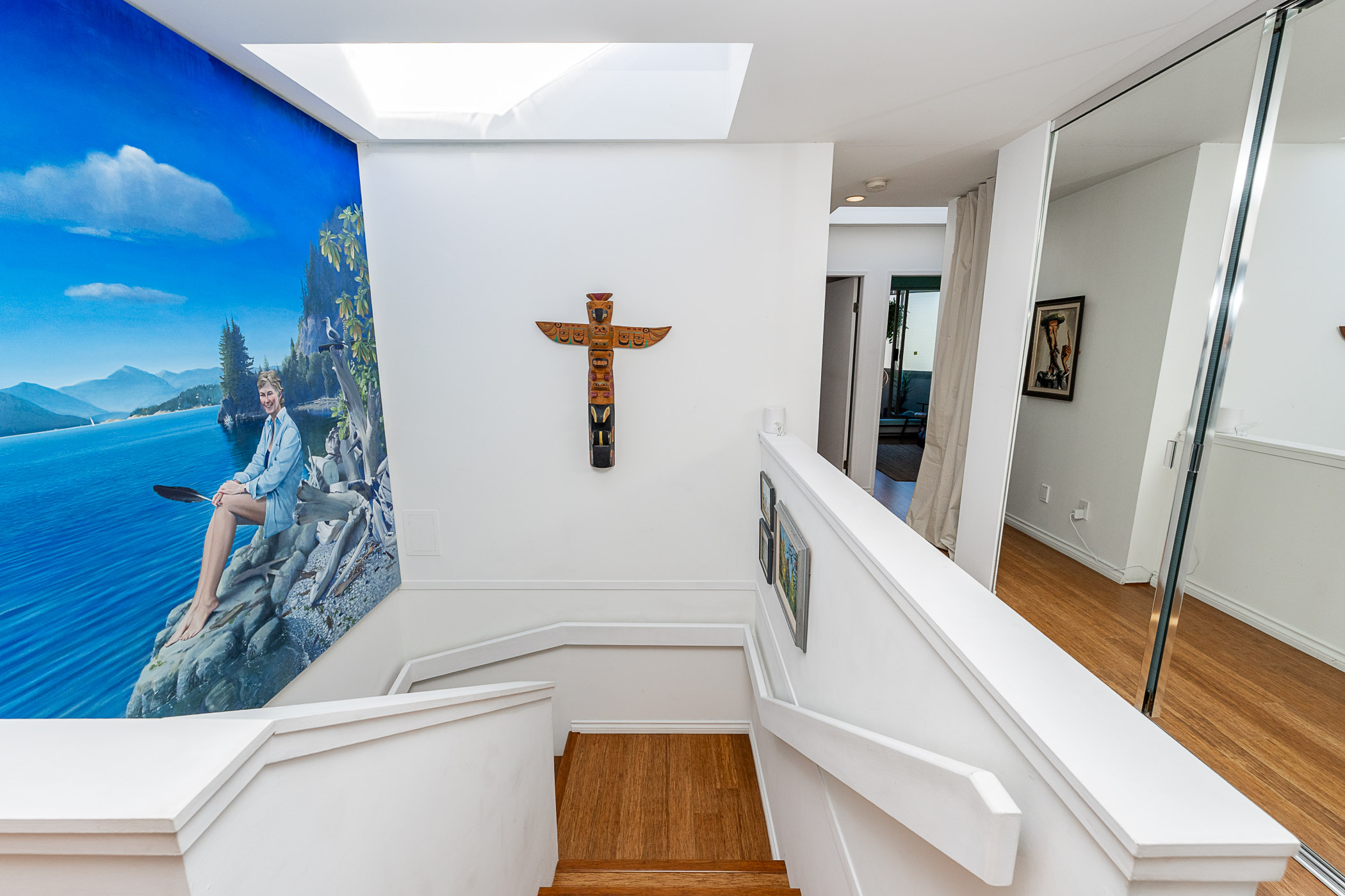 #201 - 2433 Bellevue Avenue